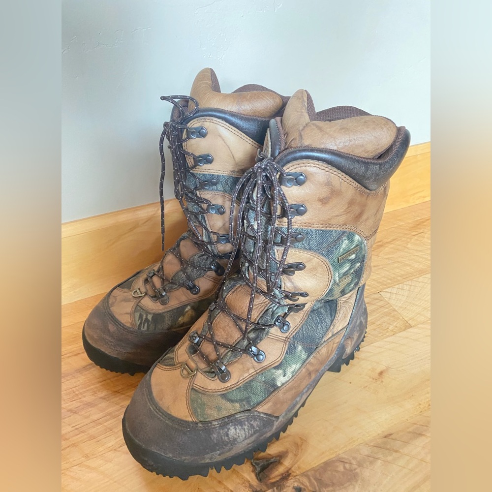 Cabela’s Dry-Plus camouflage winter hunting boot